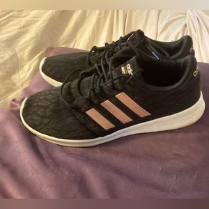 Woman’s size 9 Adidas Cloudfoam